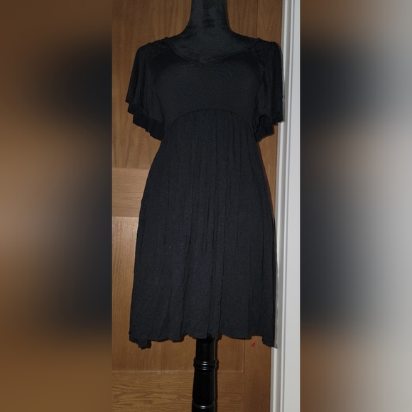 NEW WITH TAGS DRESS - Picture 3 of 7